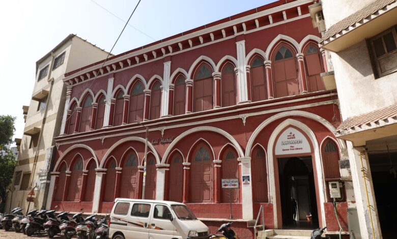 23 अप्रैल – विश्व पुस्तक दिवस: 1939 में स्थापित सूरत की सबसे पुरानी लाइब्रेरियों में से एक ‘द कमर फ्री लाइब्रेरी’